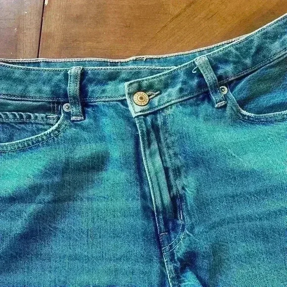 American Eagle Jean Shorts size 6 in excellent condition - Picture 4 of 4